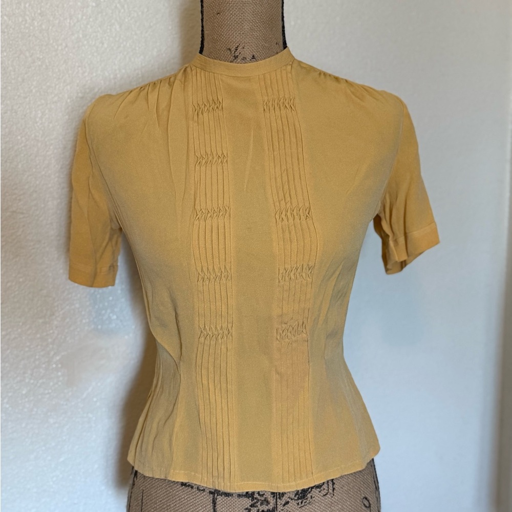 Vintage Sidney Heller Light Mustard Yellow Button Down Back Women's blouse